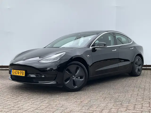 Tesla Model 3 view 7