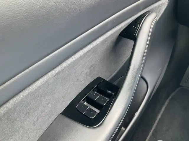 Tesla Model 3 view 12