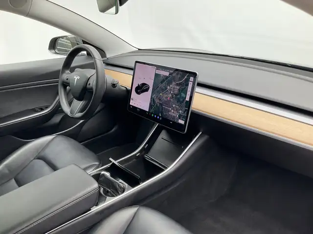 Tesla Model 3 view 3