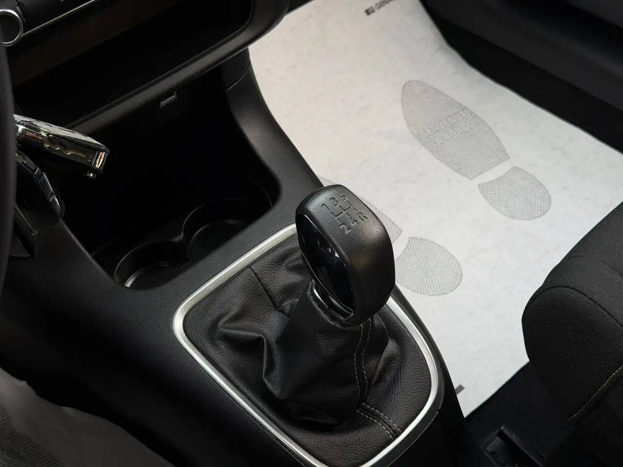 Citroen C3 C3 1.2 Shine 83cv "NERO TETTO bianco “ 14