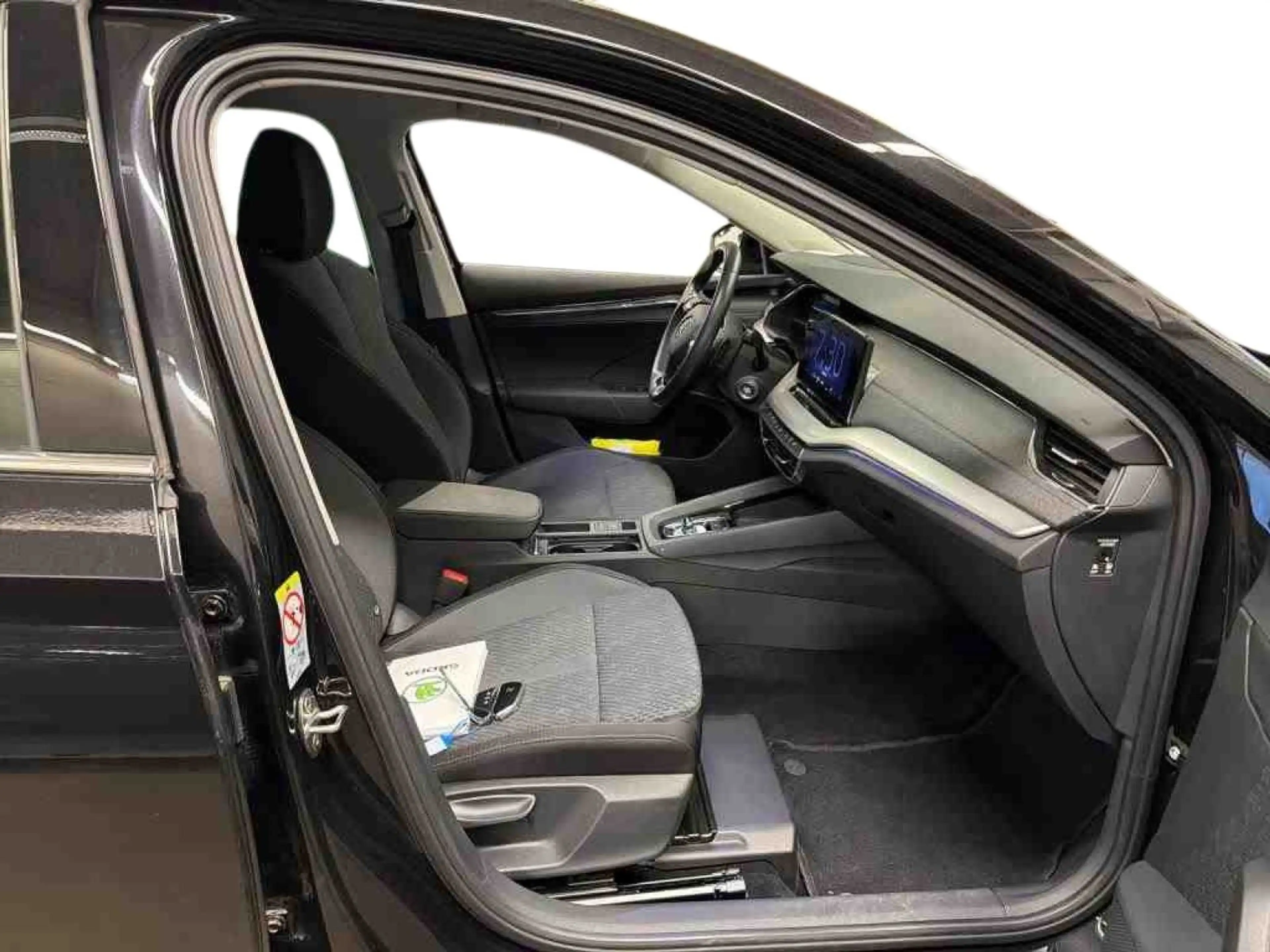 Skoda Octavia Combi 1.5TSI DSG Style AHK Navi HUD LED — photo 5