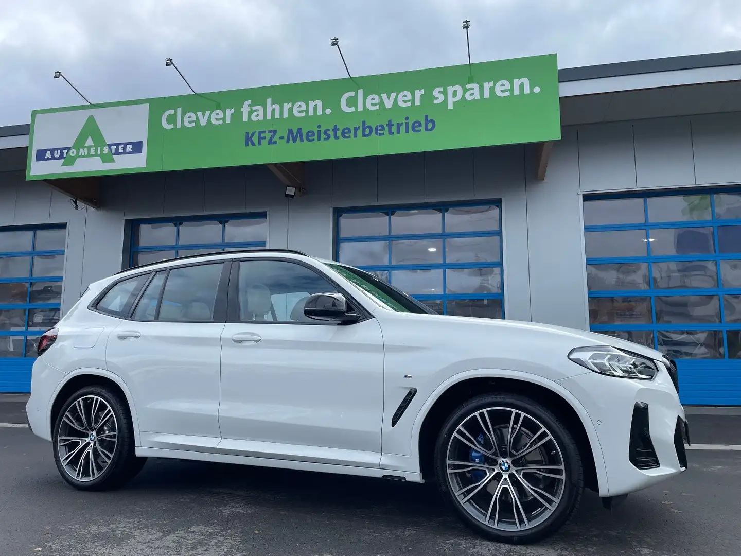 BMW X3 M i AHK PANO LED NAVI 360° SHADOW 21"Leder Weiß - 1