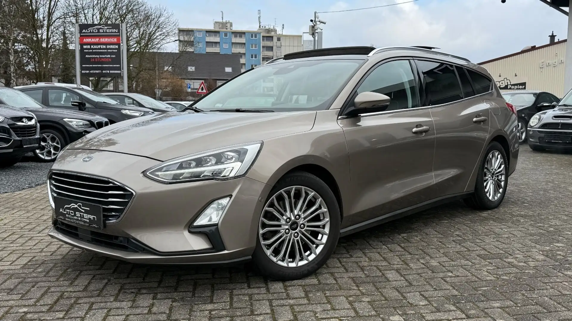 Ford Focus 1.0 Turnier Titanium NAVI LED PANO HUD Argento - 1