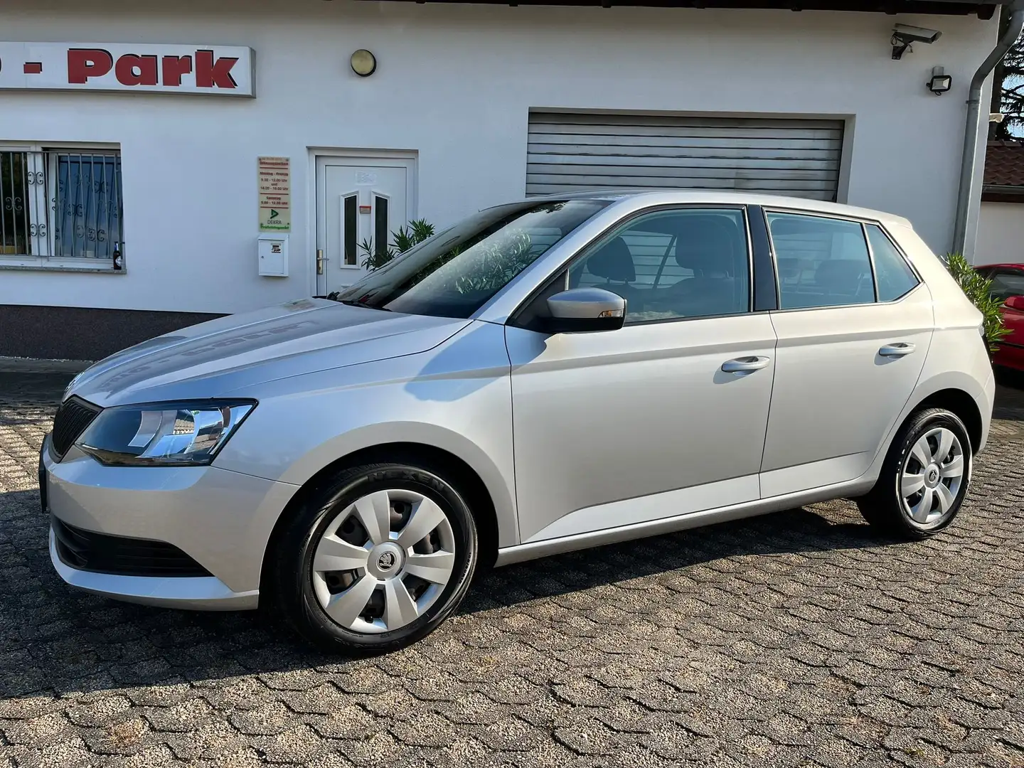 Skoda Fabia 1.0 MPI Silber - 1