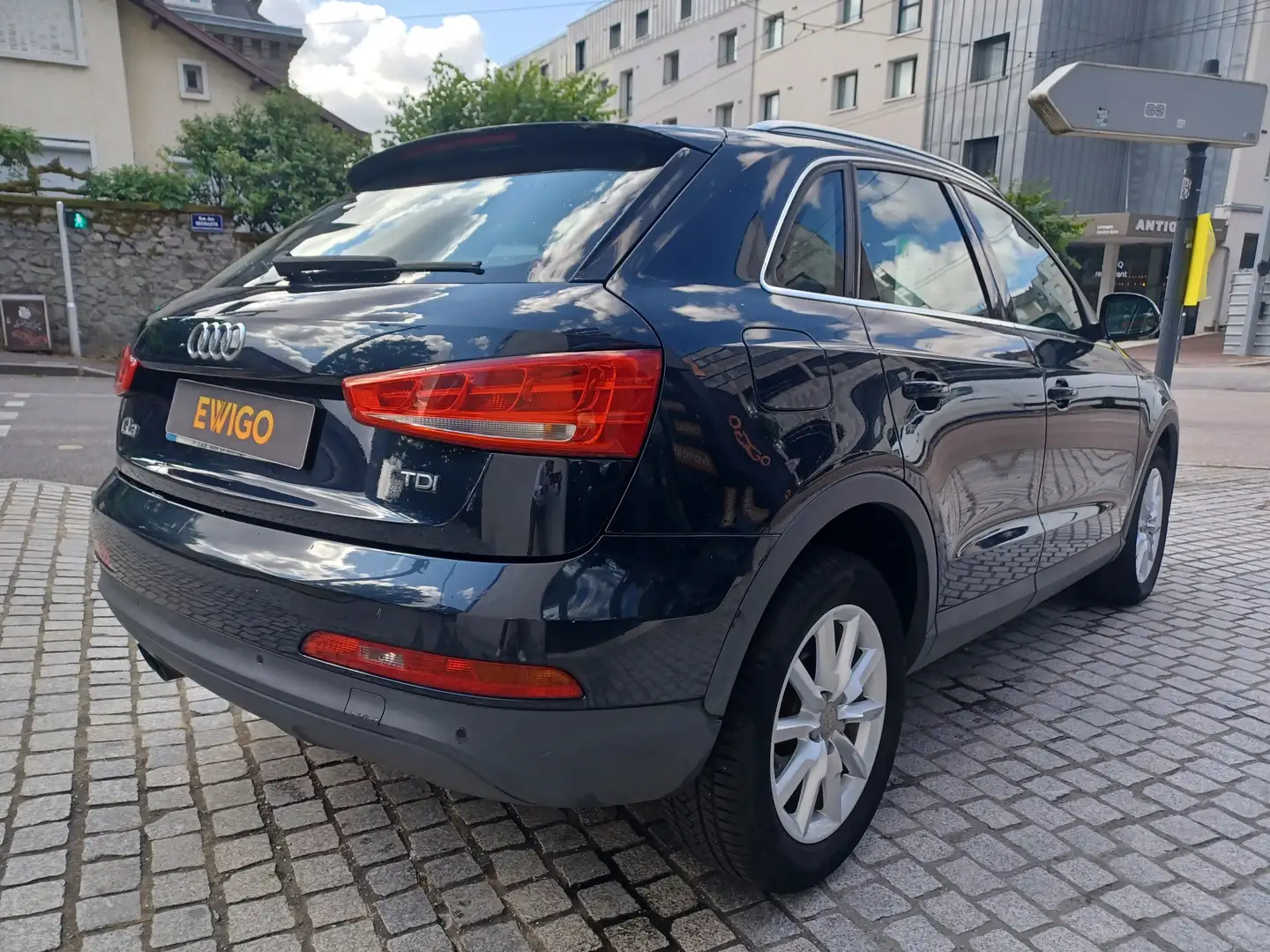 Audi Q3 2.0 TDI 140 AMBIENTE - 2