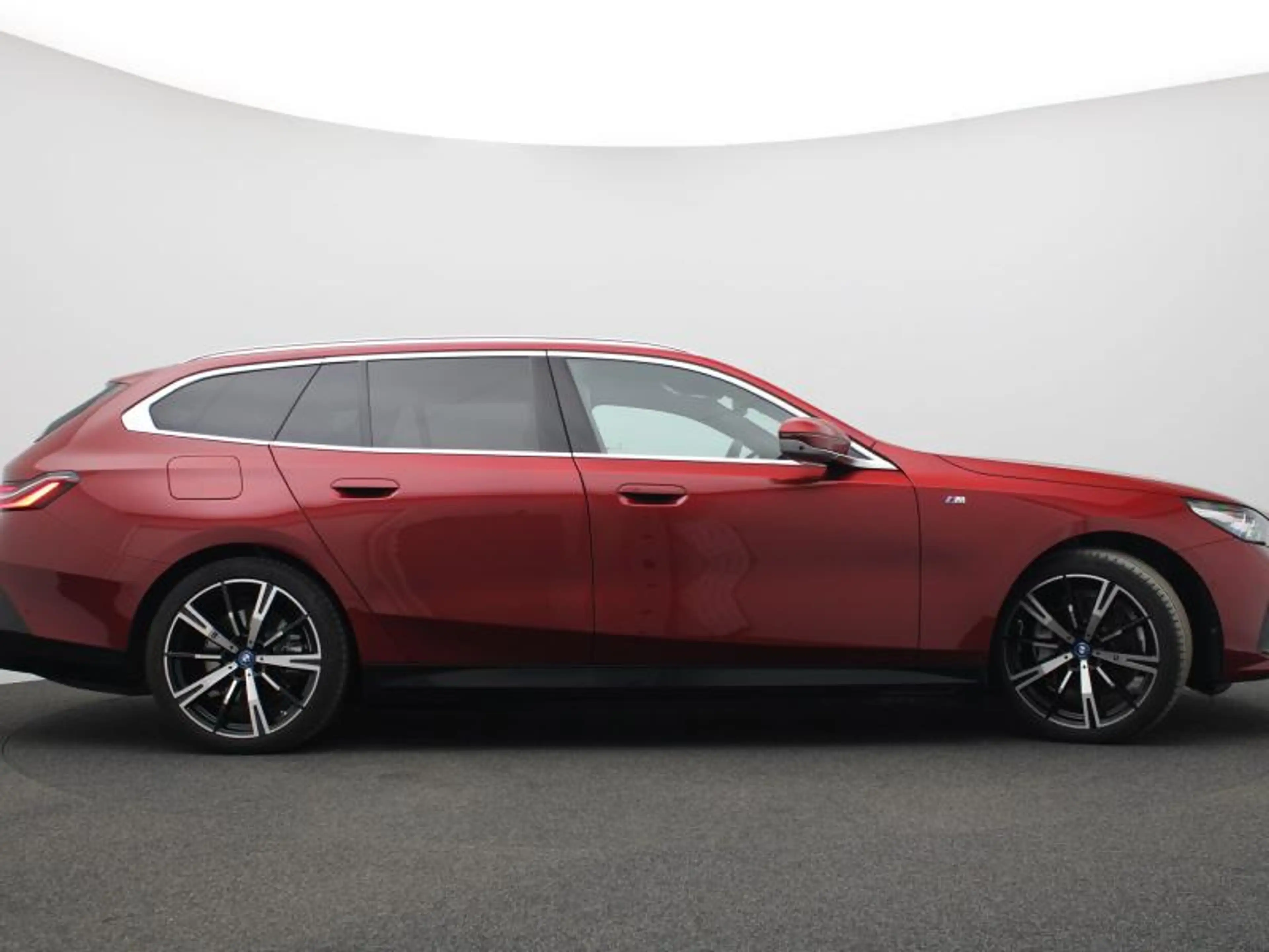 BMW i5 M SPORT - PANODAK - ACC - HARMAN KARDON — photo 3