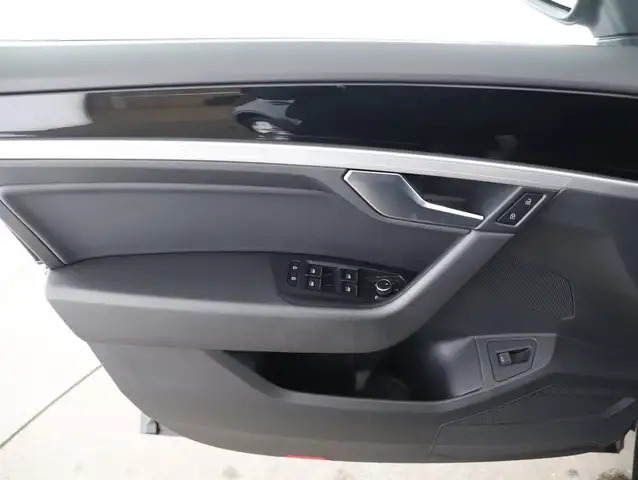 Volkswagen Touareg TDI 4MOTION Ansicht 4