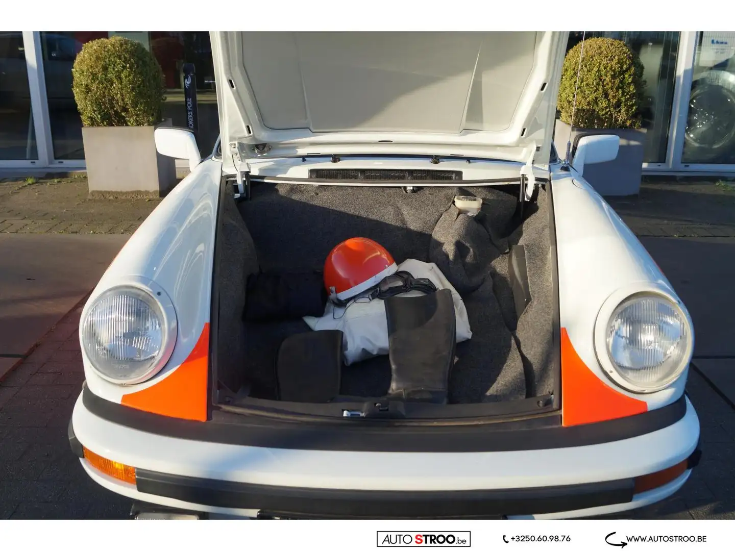 Porsche 911 3.0 SC Targa Rijkspolitie “Alex 82” Blanc - 2