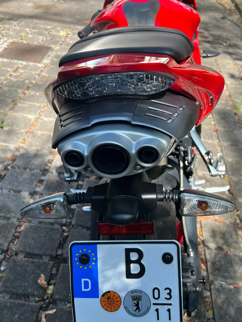 Triumph Daytona 675 Rood - 1