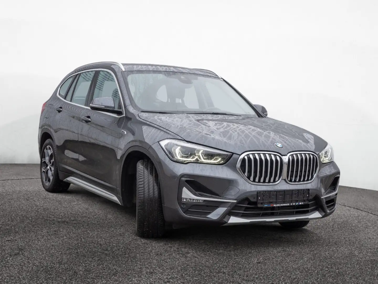 BMW X1 xDrive 25e X-Line LED+HUD+ACC+AHK+NAVI+KEY Grijs - 2