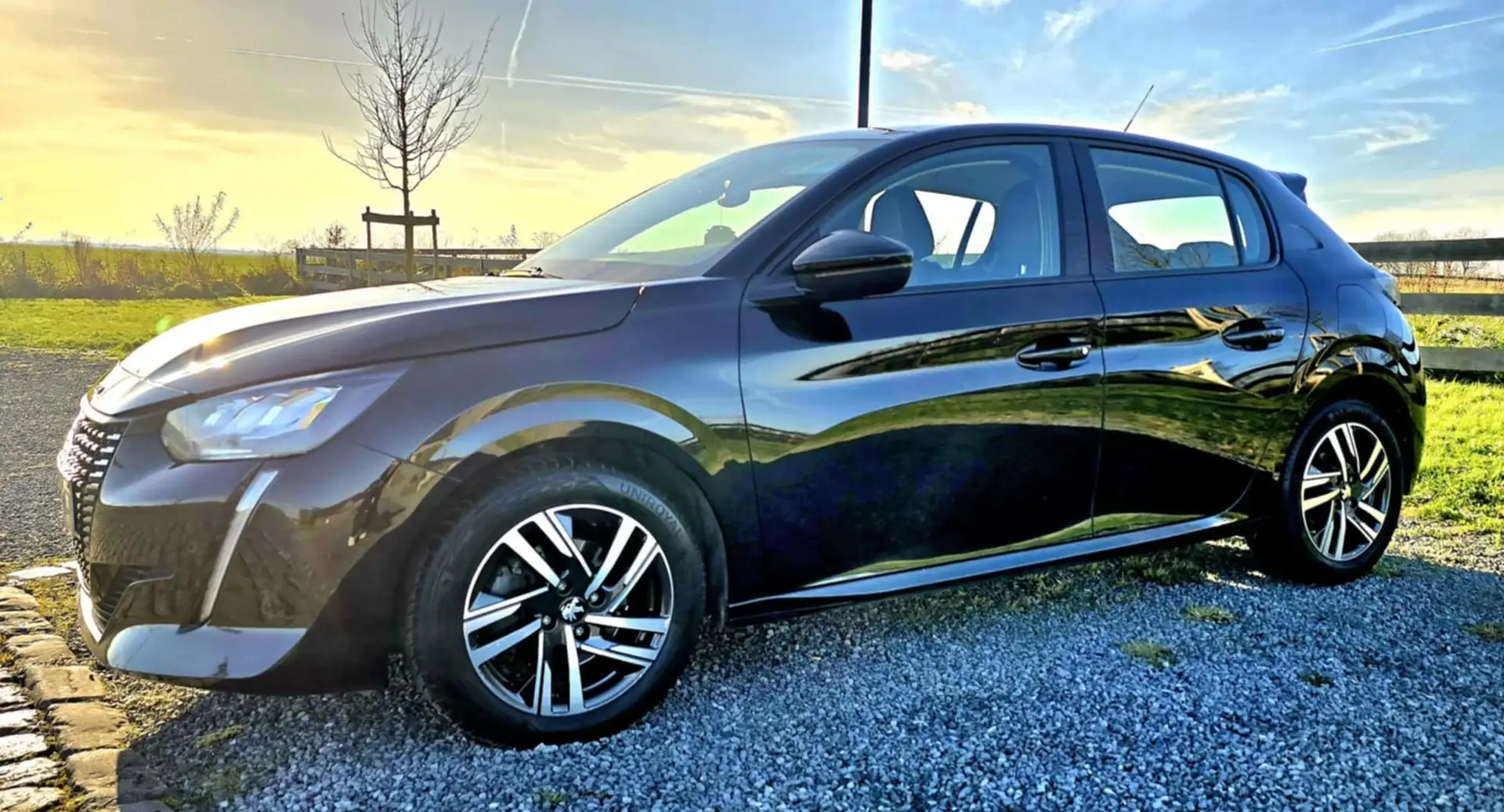 Peugeot 208 208 1.2 Allure, airco, boite auto Noir - 2