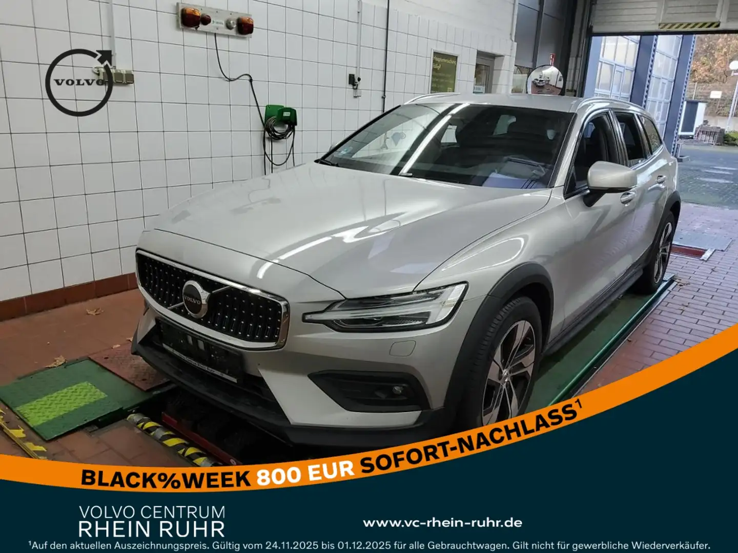 Volvo V60 Cross Country B4 AWD Plus +LICHTPAK+RFK+ Silber - 1