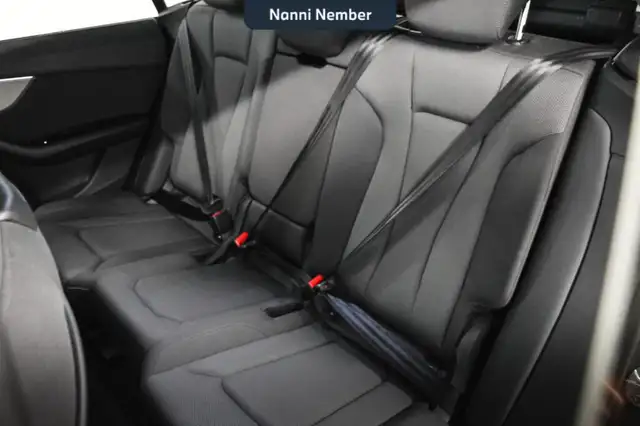 Audi Q8 view 14