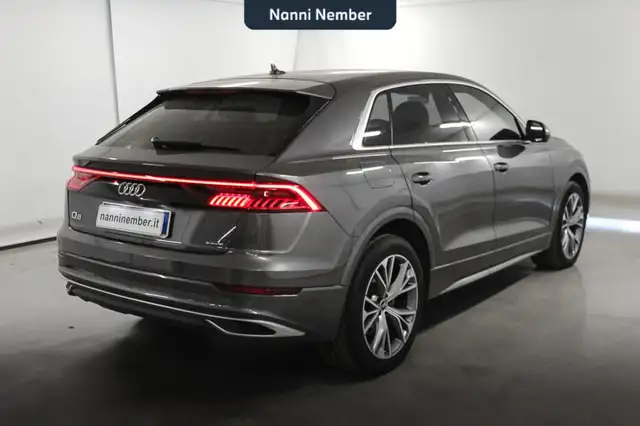 Audi Q8 view 3