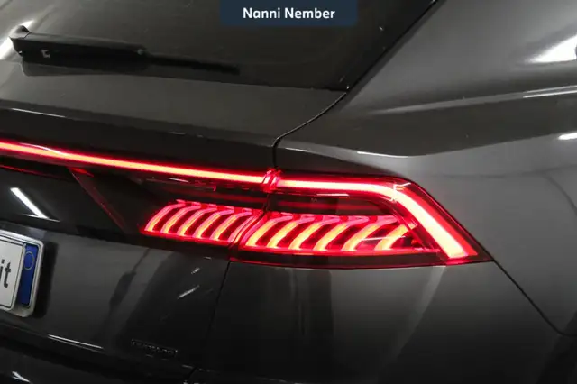 Audi Q8 view 6