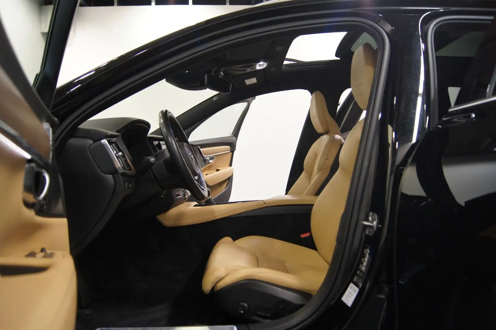 Volvo V90 Kombi Inscription AWD|PANO|AHK|H/K|360° Noir - 2