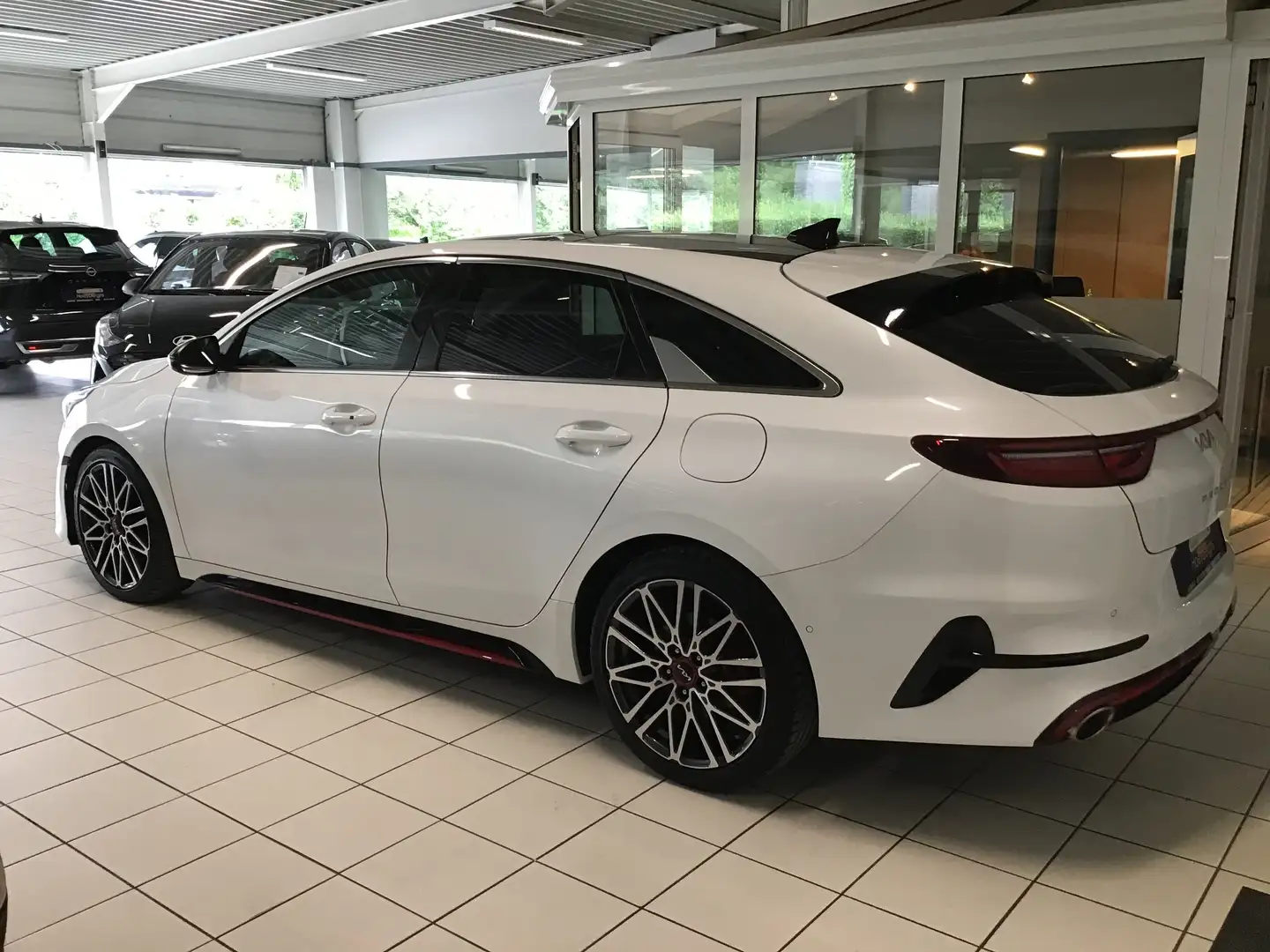 Kia ProCeed / pro_cee'd 1.5 T-GDi GT-Line AUTOMAAT BJ02/2024 25703KM DAB Wit - 2