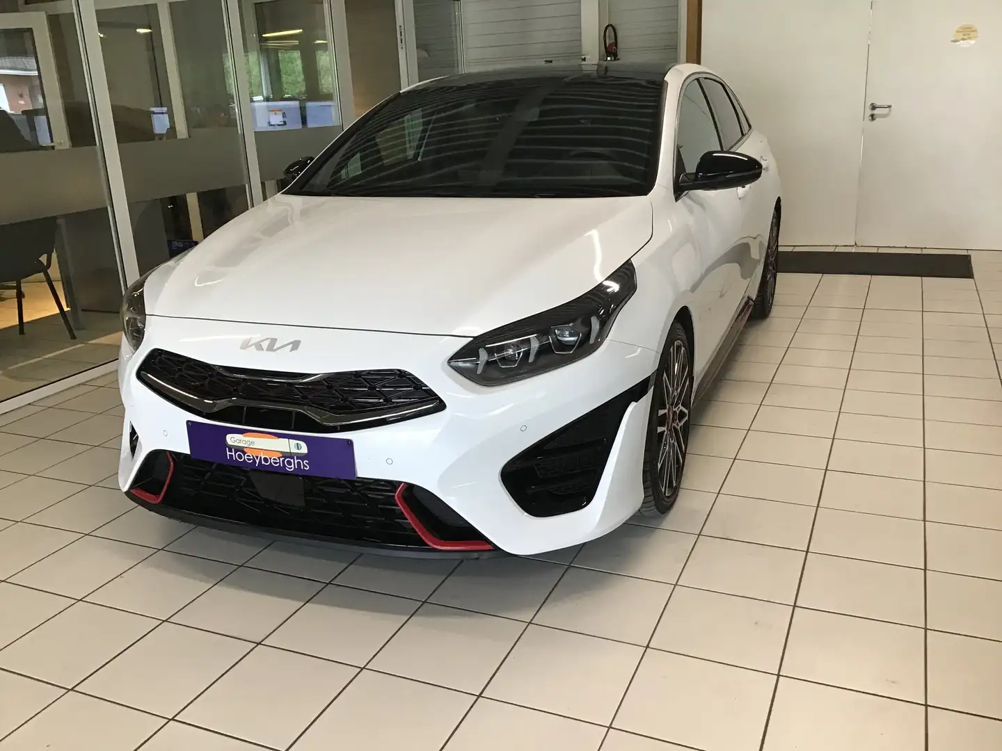 Kia ProCeed / pro_cee'd 1.5 T-GDi GT-Line AUTOMAAT BJ02/2024 25703KM DAB Wit - 1