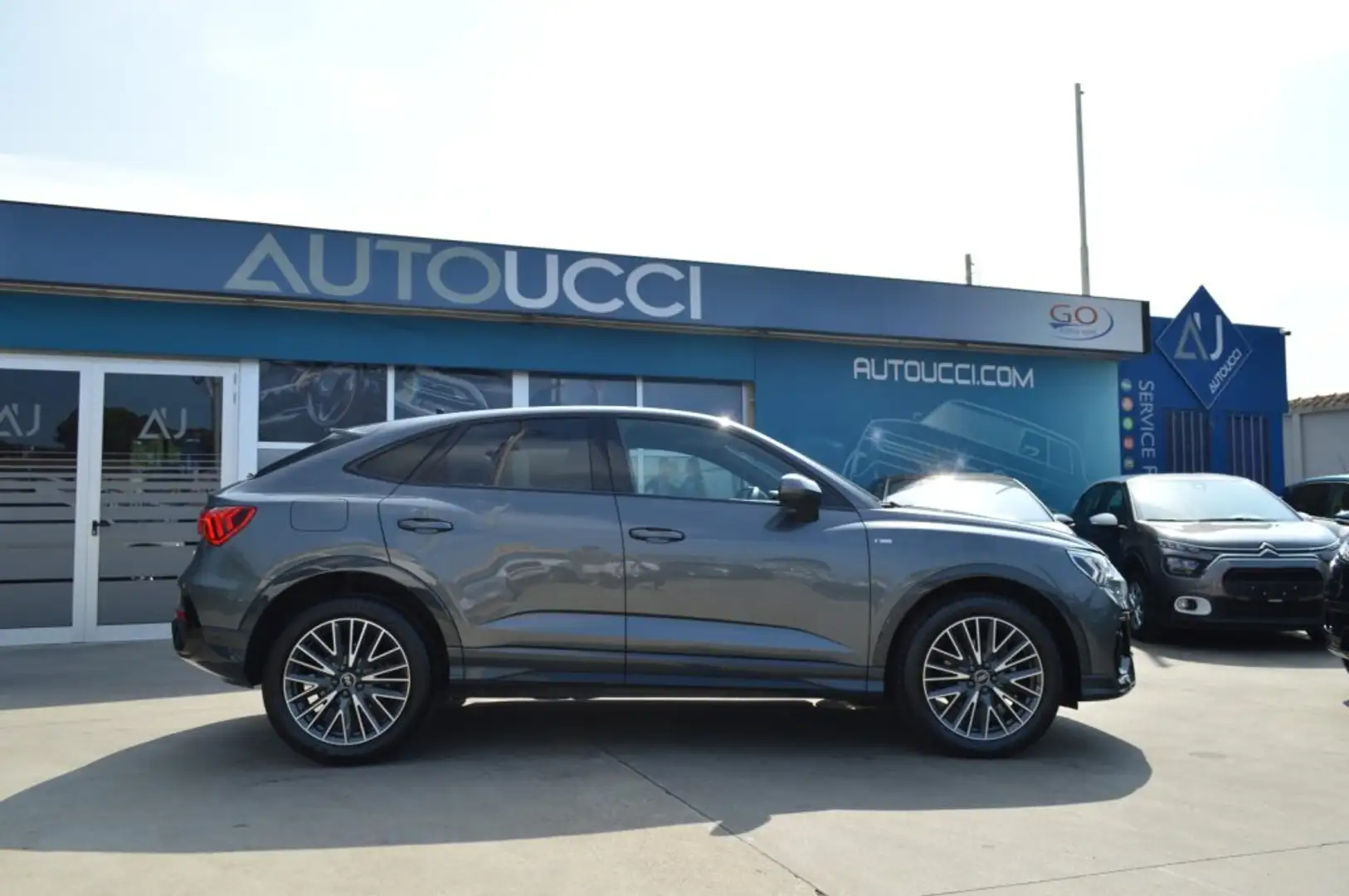 Audi Q3 35 TDI S tronic S line edition Grigio - 2