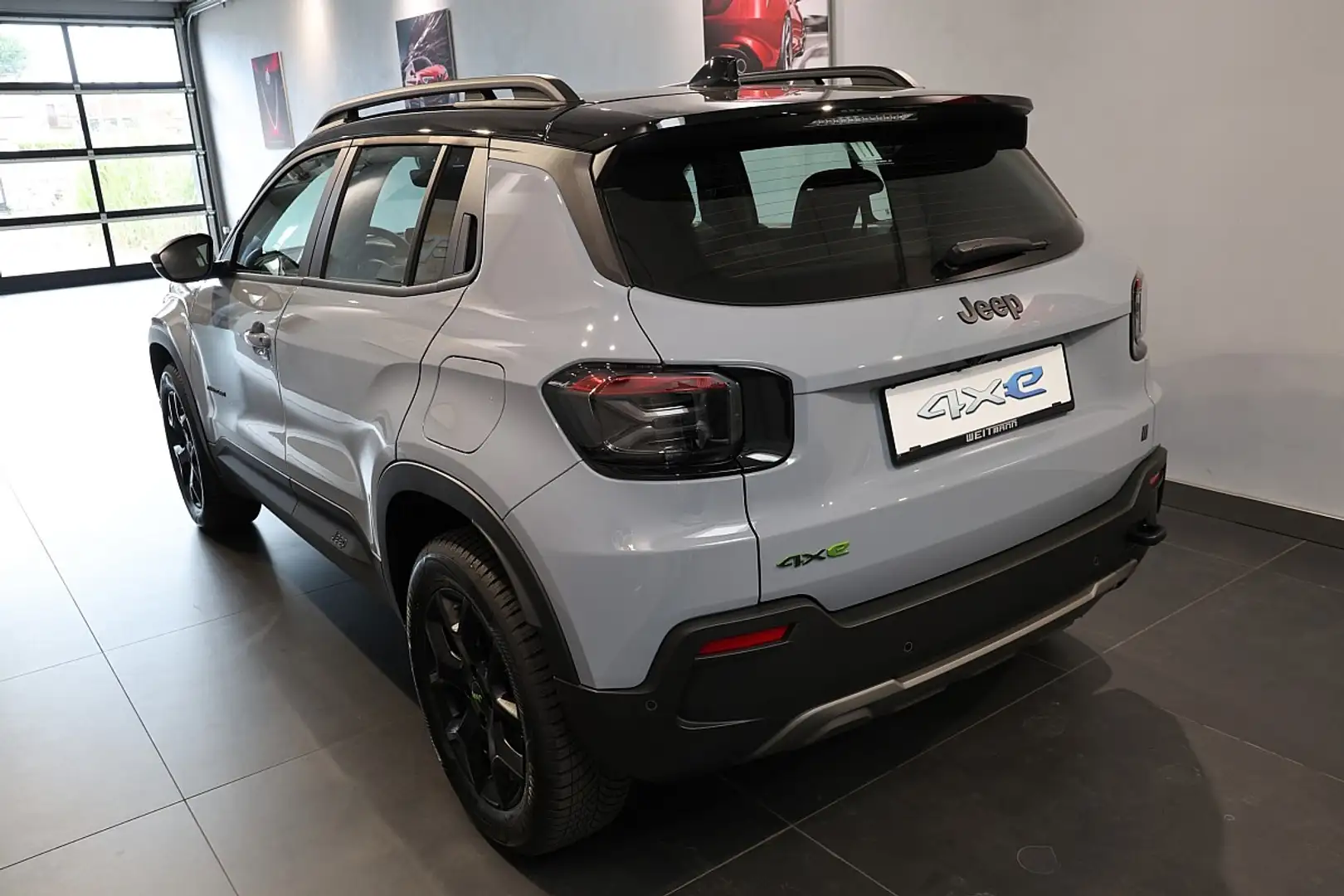 Jeep Avenger 1,2 e-Hybrid 4xe DCT6 UPLAND Schwarz - 2