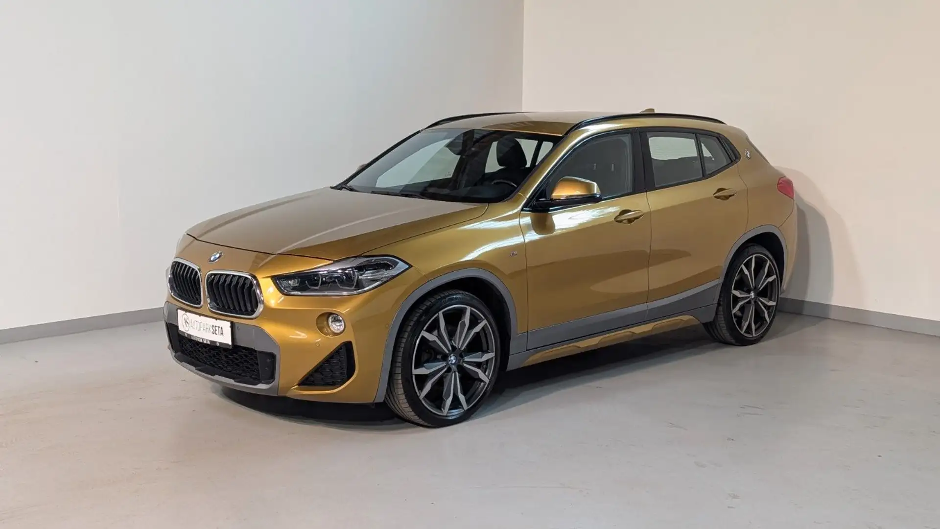 BMW X2 xDrive 20d M-Sport X LED*KAM*H&K*HUD*MEMO*AHK Gold - 1