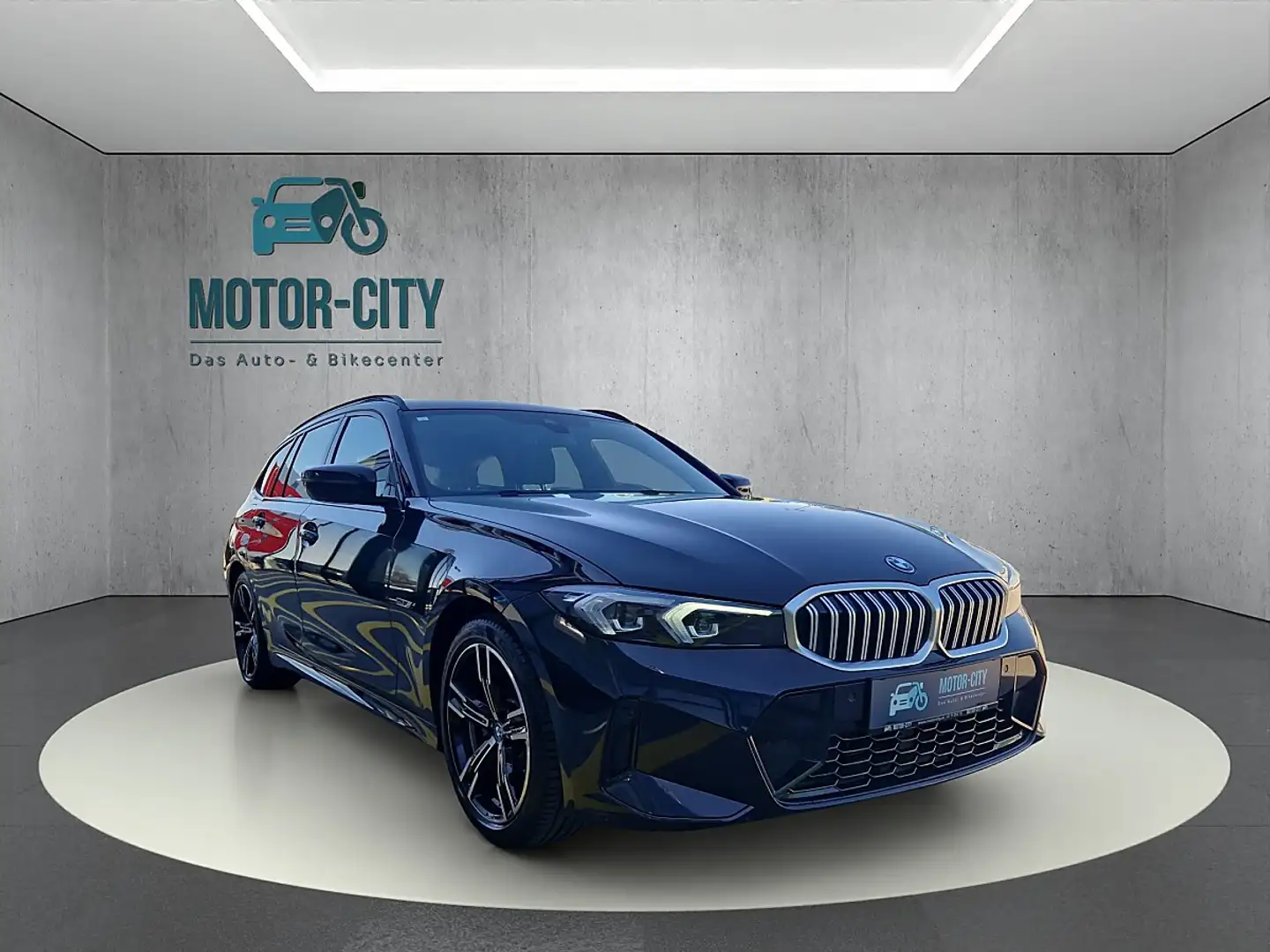 BMW 320 e PHEV Touring Aut. M-Paket Schwarz - 2