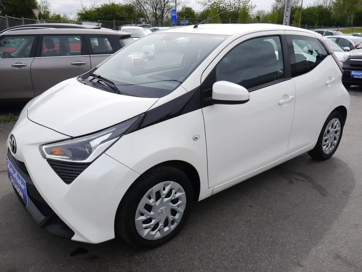 Toyota Aygo 1.0i VVT-i x-play AUTOM*CAMERA*AIRCO*31000KM* Blanc - 2