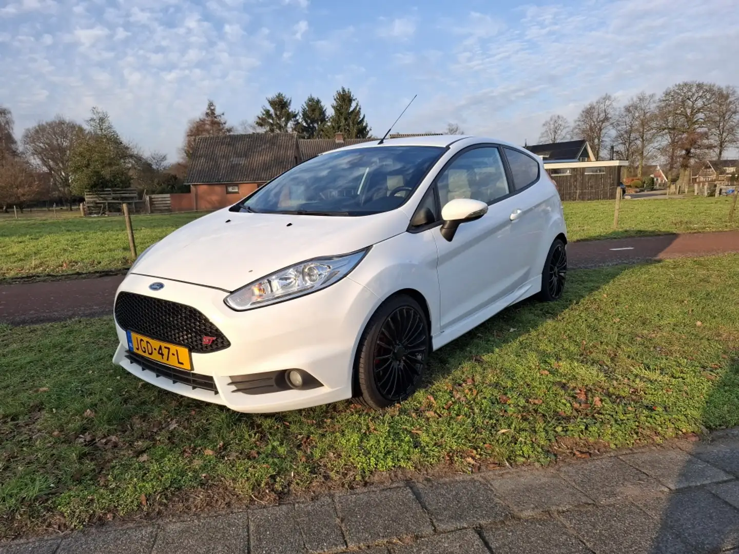Ford Fiesta 1.6 ST2 Blanc - 1