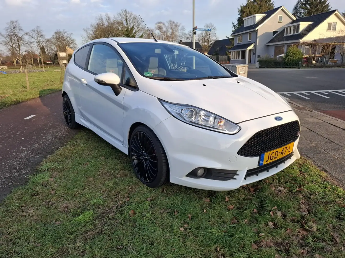 Ford Fiesta 1.6 ST2 Blanc - 2