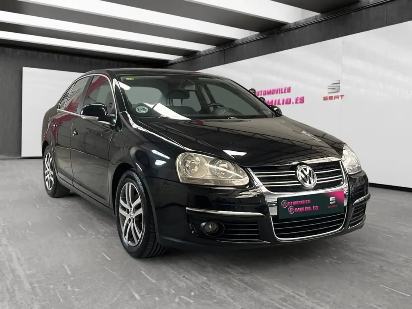Volkswagen Jetta 2.0TDI Advance Negro - 1