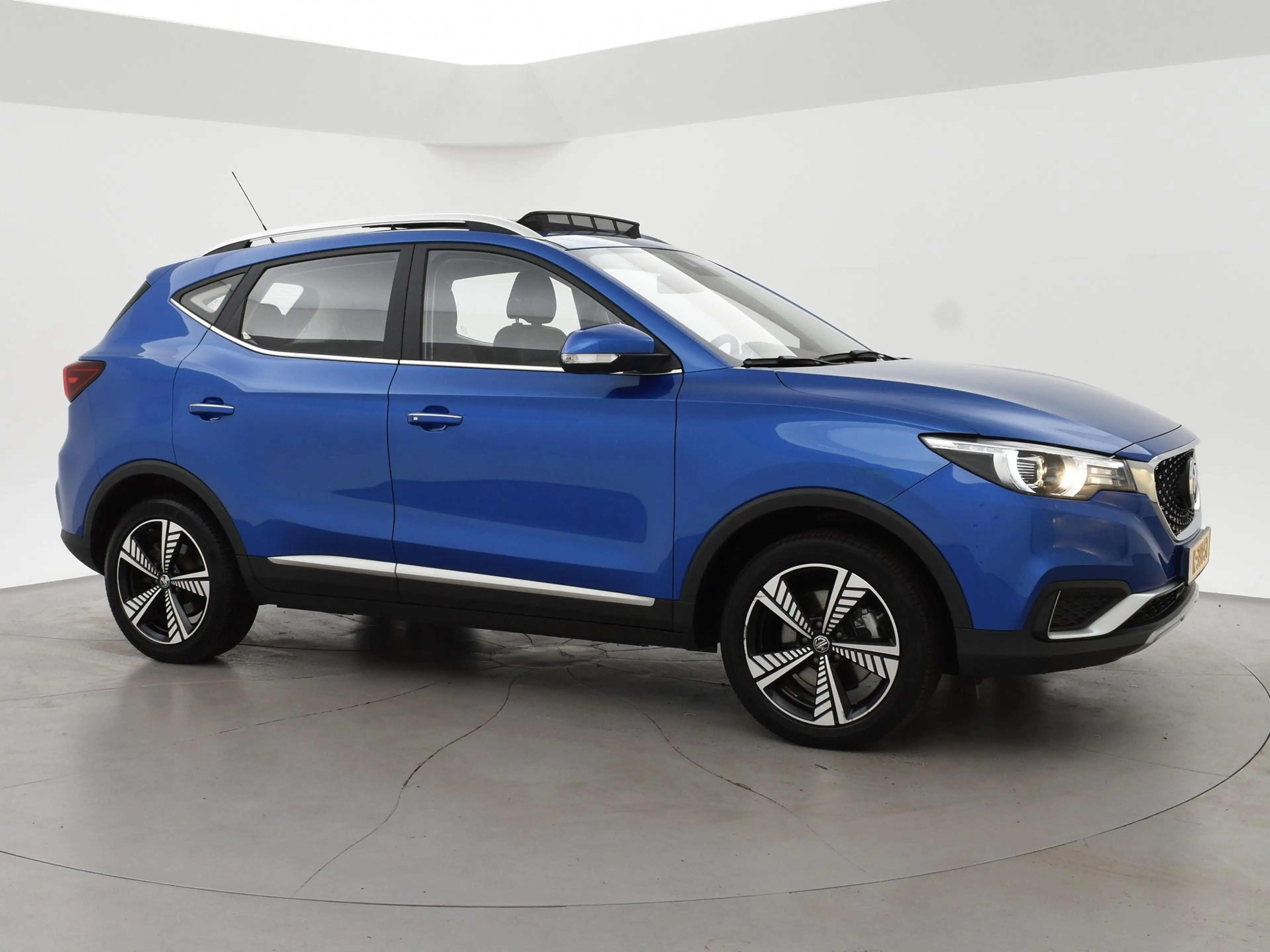 MG ZS MG EV LUXURY 45 kWh + TREKHAAK | PANORAMA | JBL 95 — photo 35