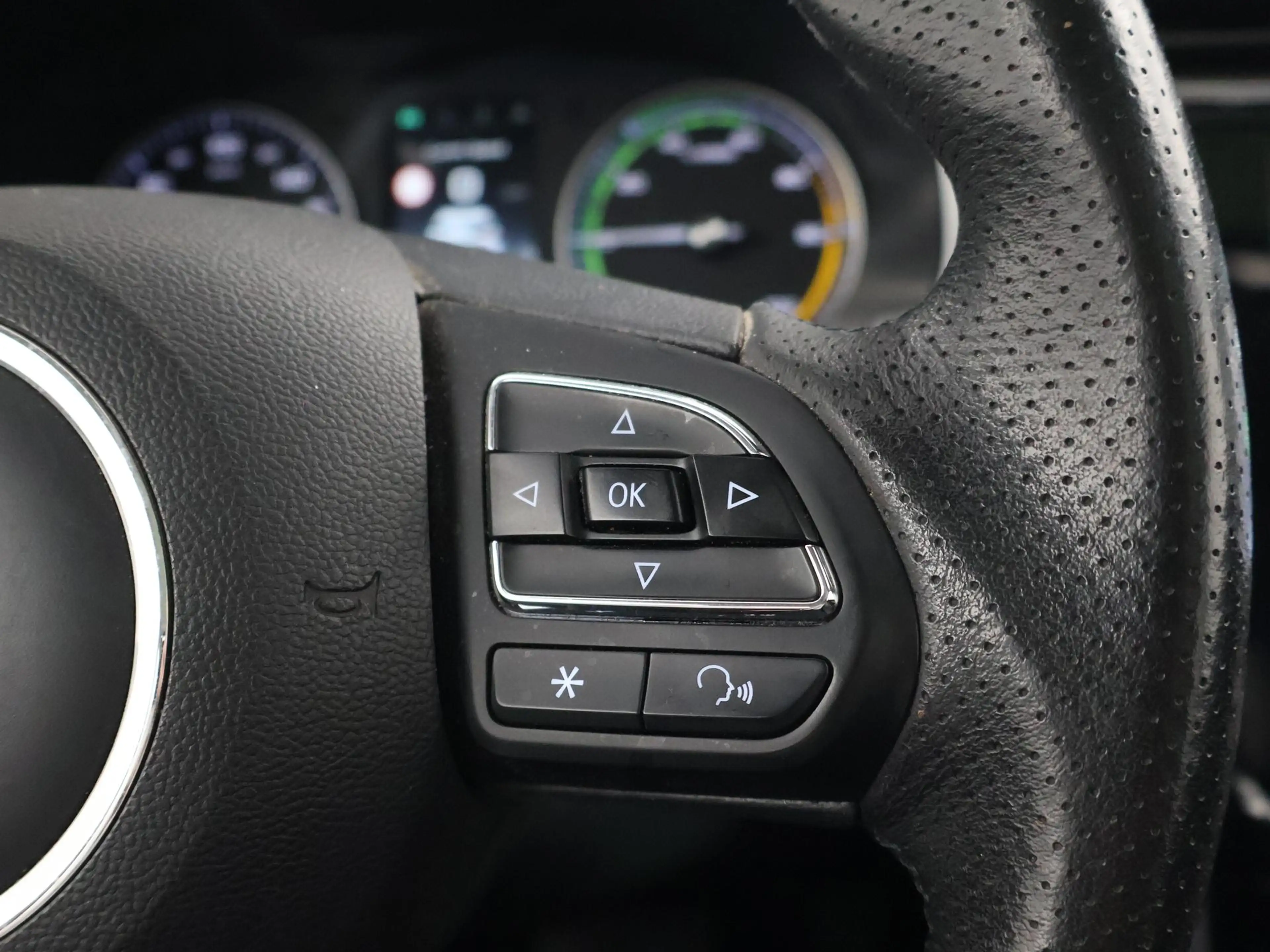 MG ZS MG EV LUXURY 45 kWh + TREKHAAK | PANORAMA | JBL 95 — photo 25