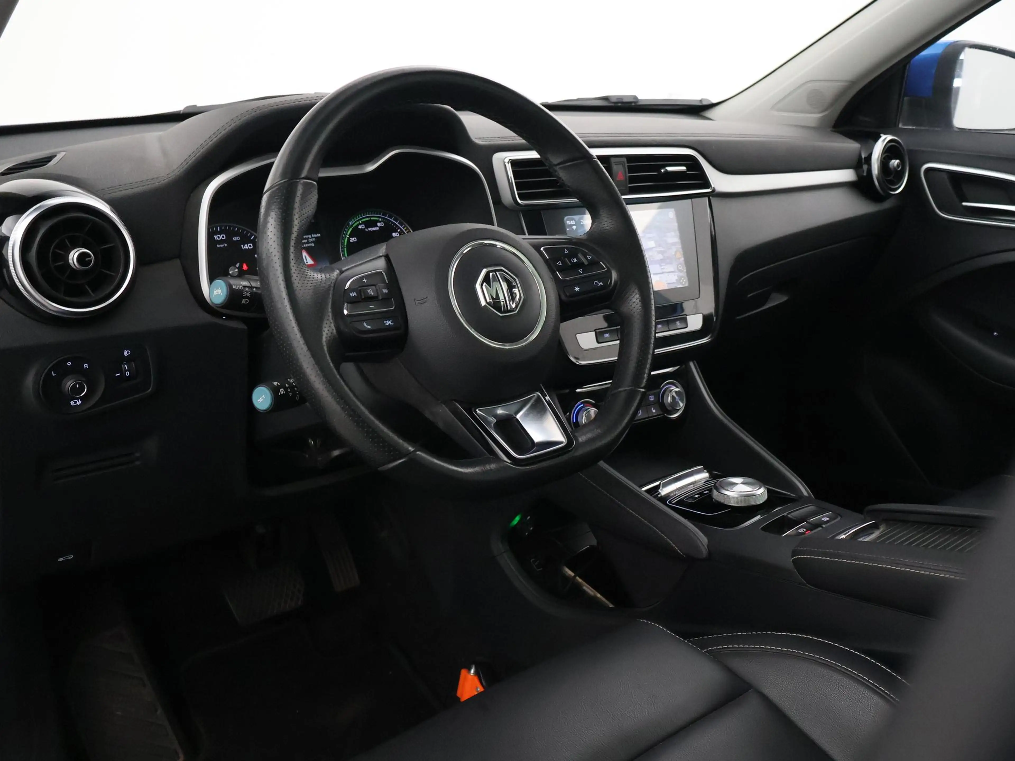 MG ZS MG EV LUXURY 45 kWh + TREKHAAK | PANORAMA | JBL 95 — photo 27