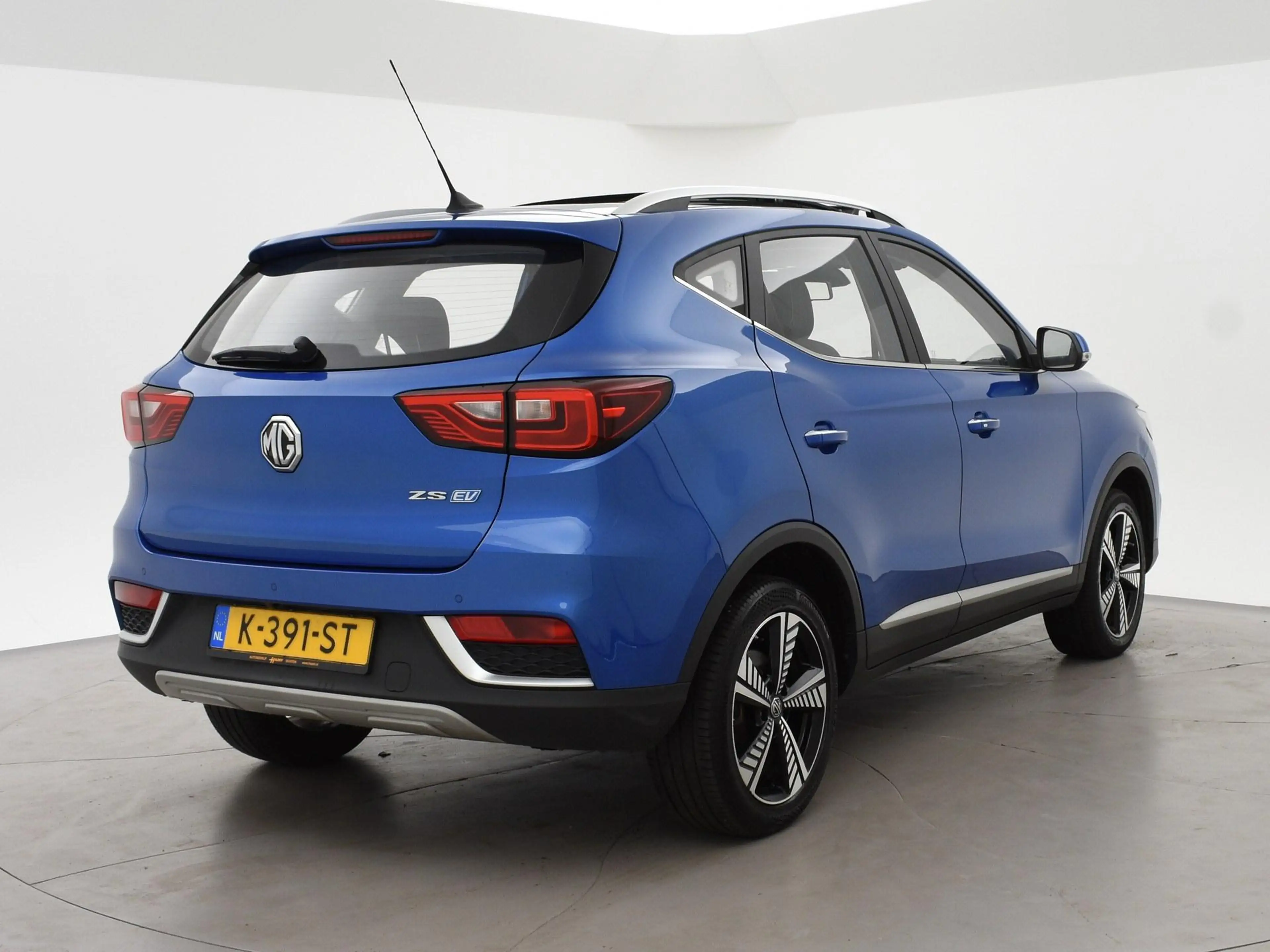 MG ZS MG EV LUXURY 45 kWh + TREKHAAK | PANORAMA | JBL 95 — photo 18