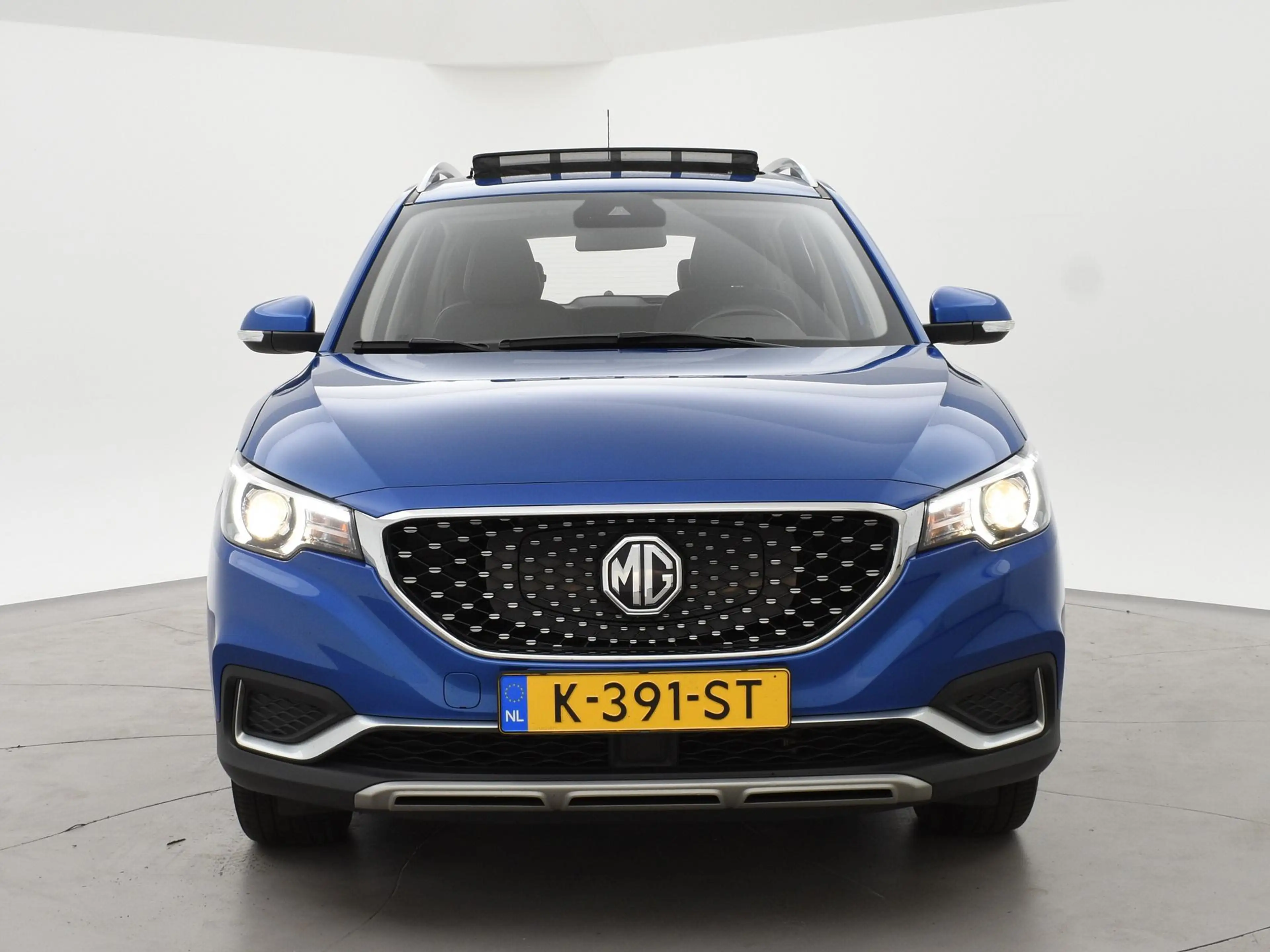 MG ZS MG EV LUXURY 45 kWh + TREKHAAK | PANORAMA | JBL 95 — photo 7