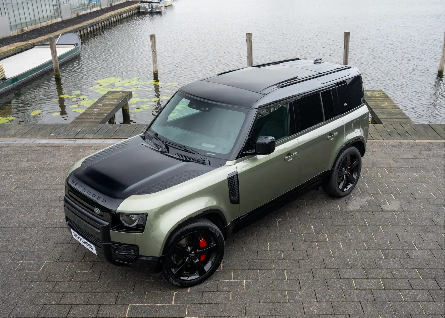 Land Rover Defender 110 P300e X-Dynamic HSE | 6-Persoons | Alle Opties Groen - 2