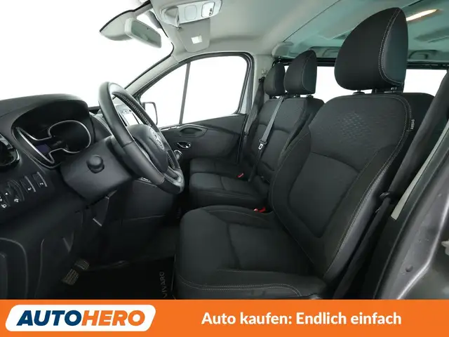 Opel Vivaro view 10