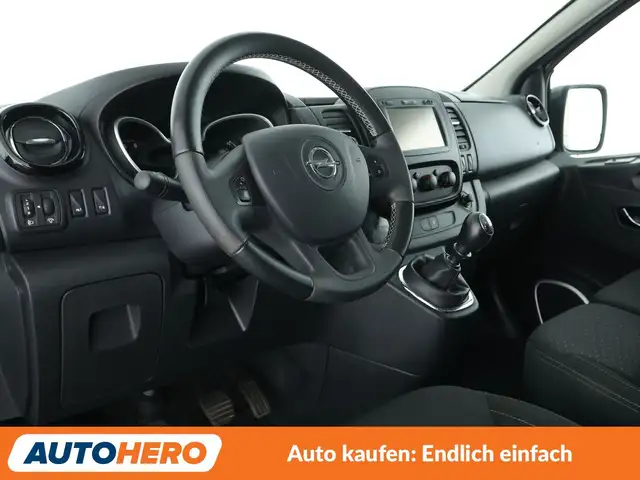 Opel Vivaro view 11