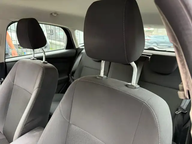 Ford Focus view 10