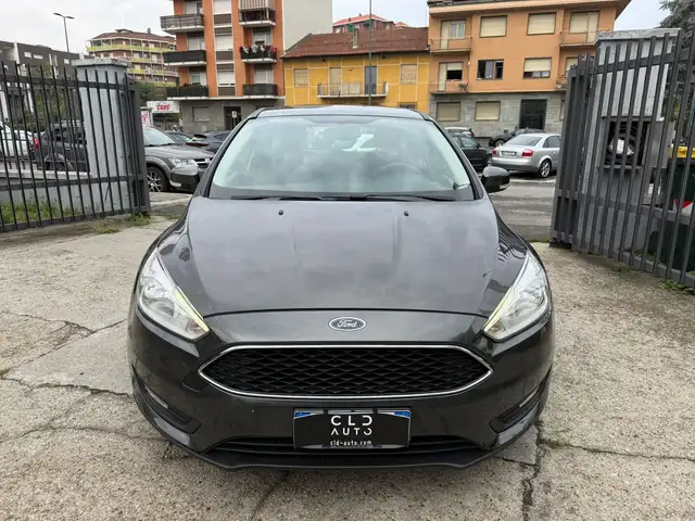 Ford Focus view 6