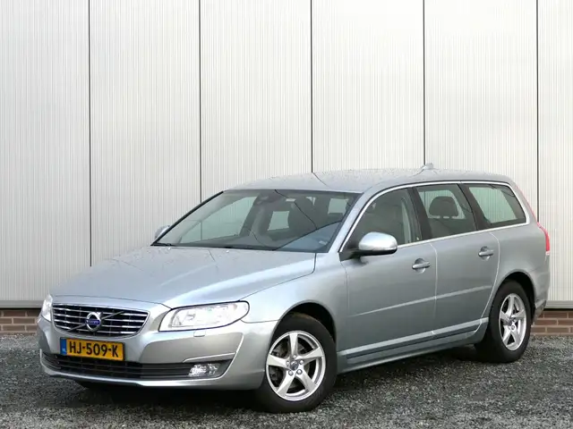 Volvo V70 2.0 T4 Classic Ed. Xenon / Trekhaak / Navi