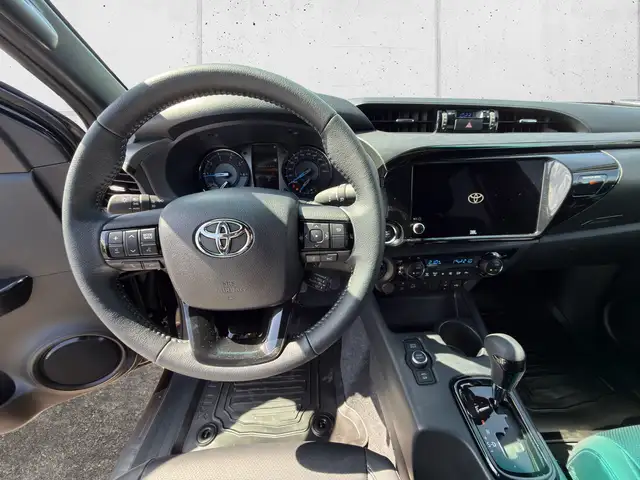 Toyota Hilux DK 2,8 D-4D 4WD /6A. Invincible Mild Hybrid 4t. Ansicht 8