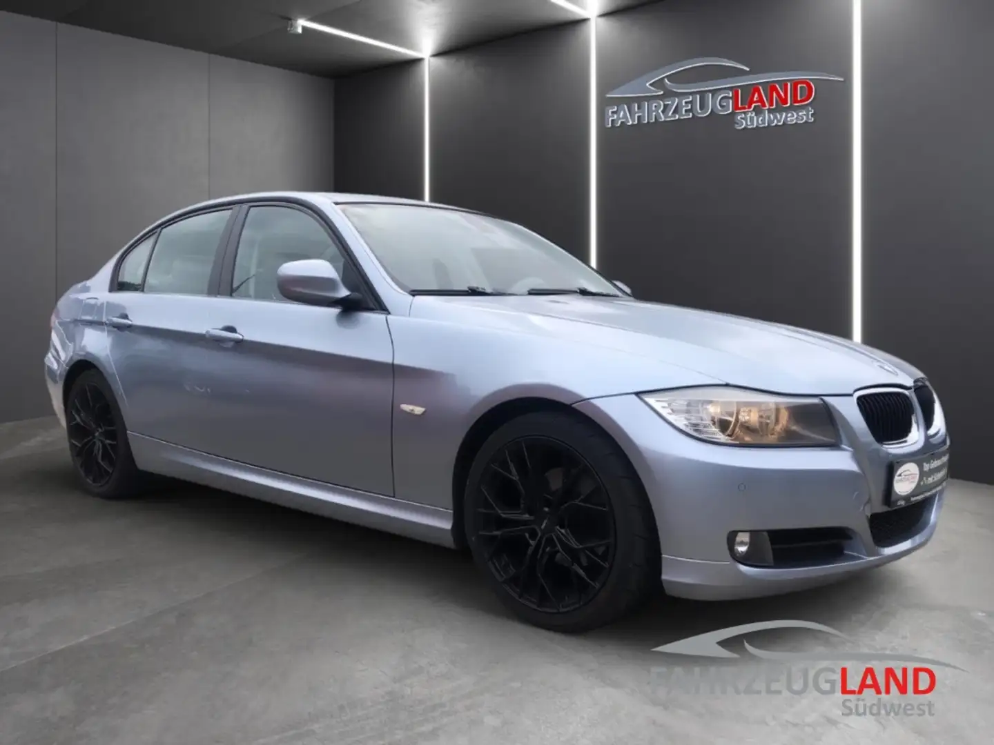 BMW 318 Klimaautomatik LM Shz M Lenkrad PDC Temp BMW Profe Gris - 2