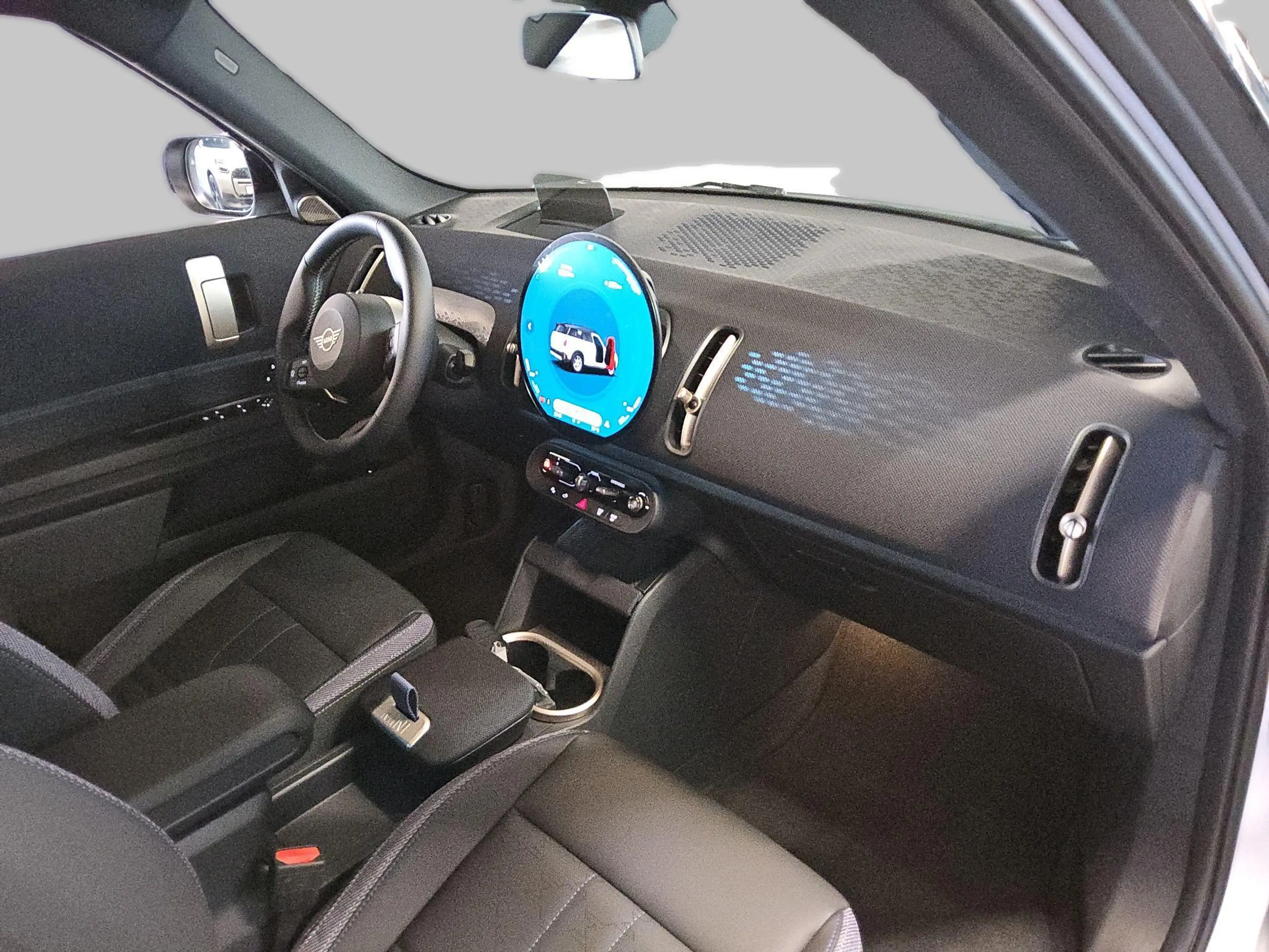 MINI Countryman E Classic Trim — photo 13
