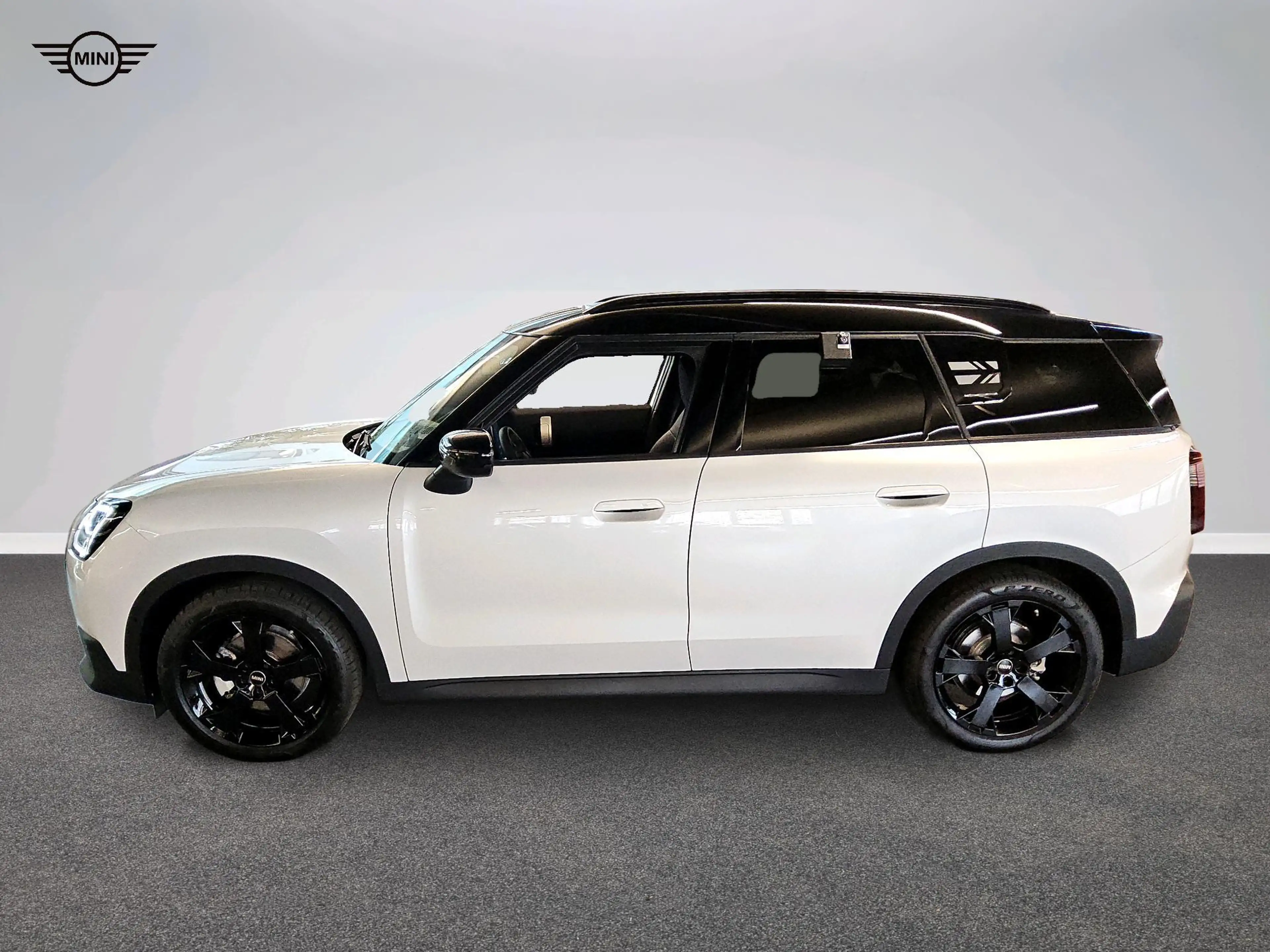 MINI Countryman E Classic Trim — photo 2
