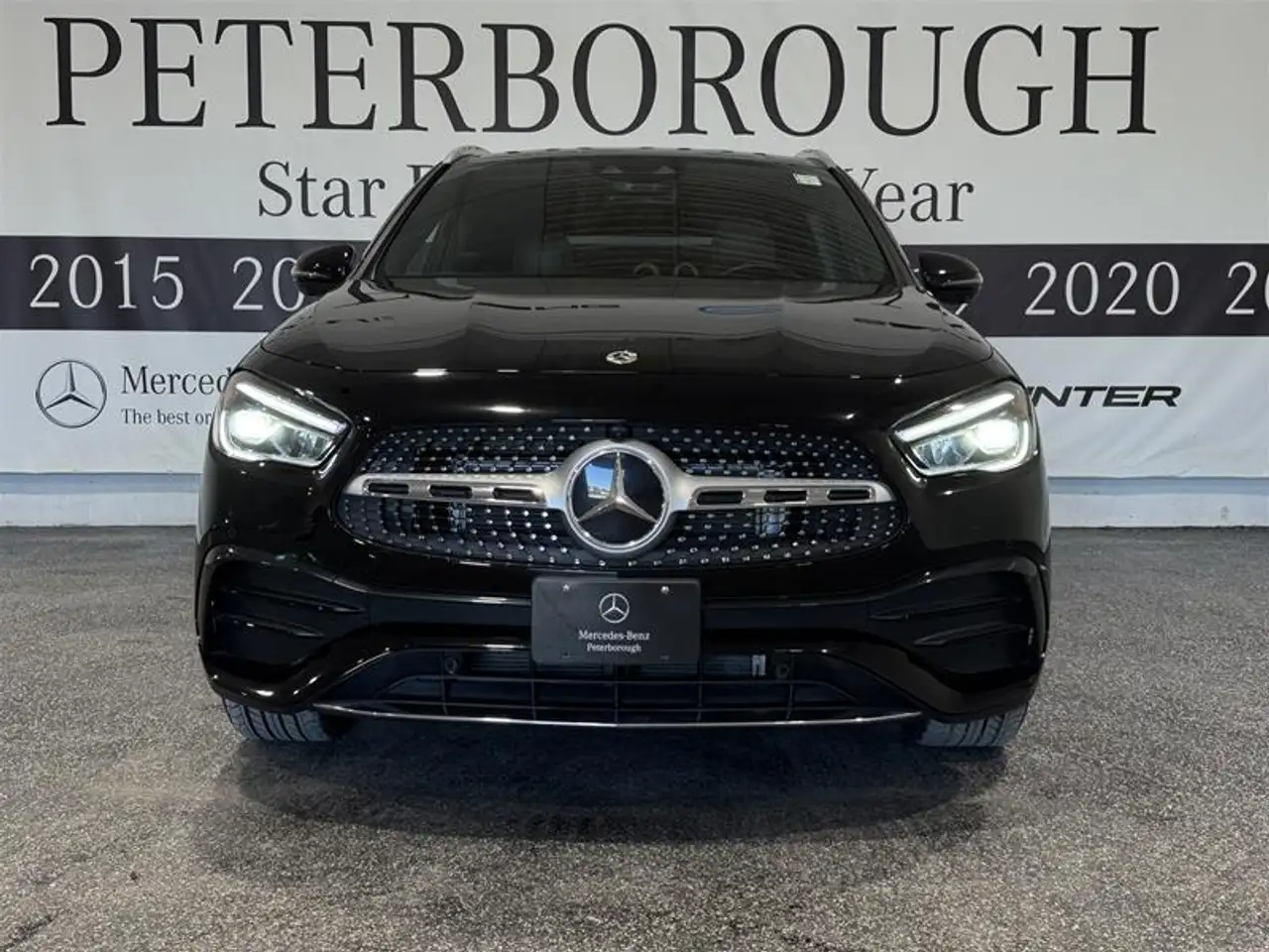 Mercedes-Benz GLA снимка Mercedes-Benz GLA