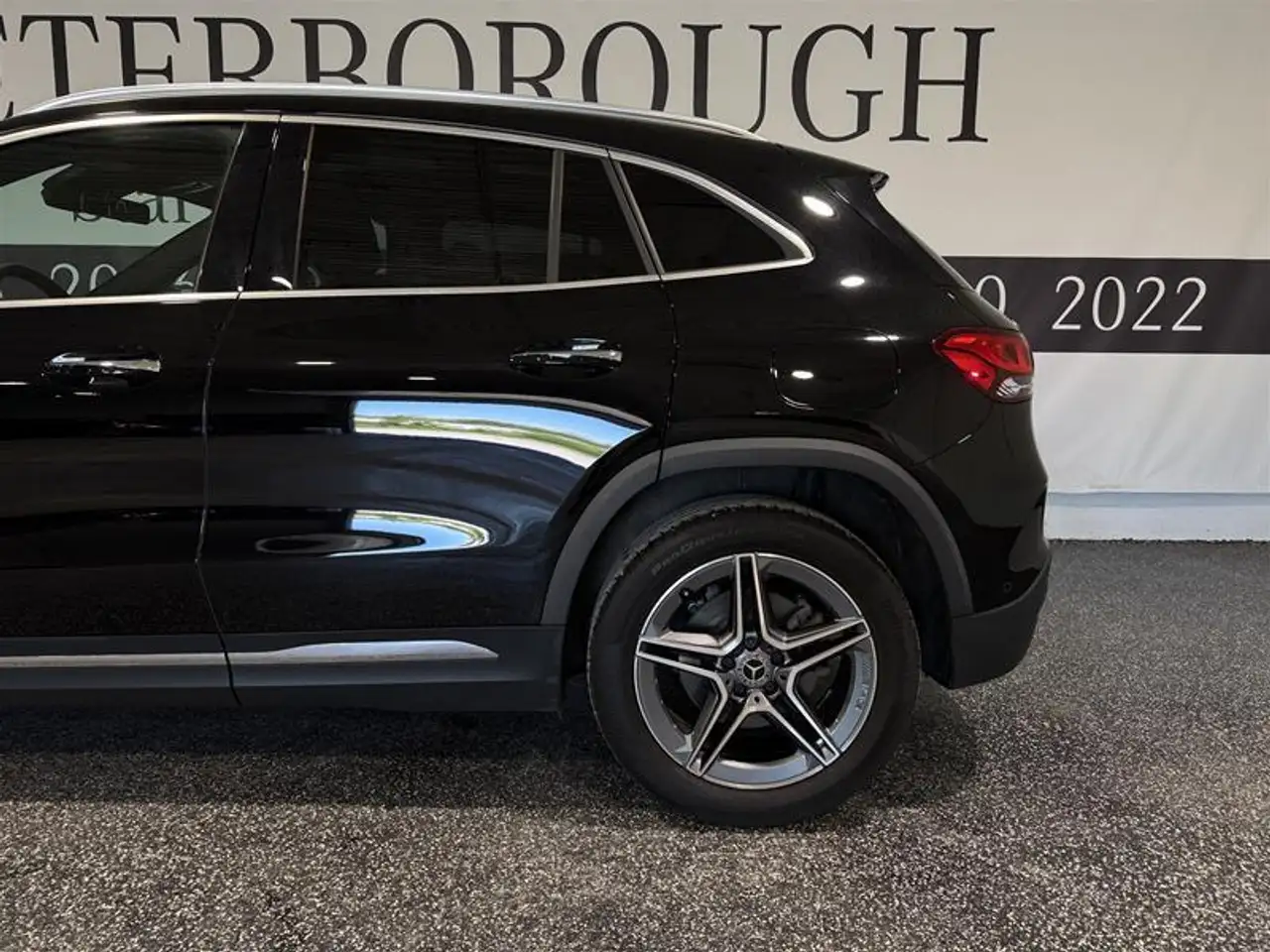 Mercedes-Benz GLA снимка Mercedes-Benz GLA