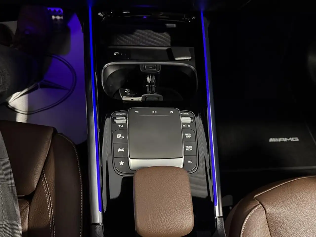 Mercedes-Benz GLA снимка Mercedes-Benz GLA