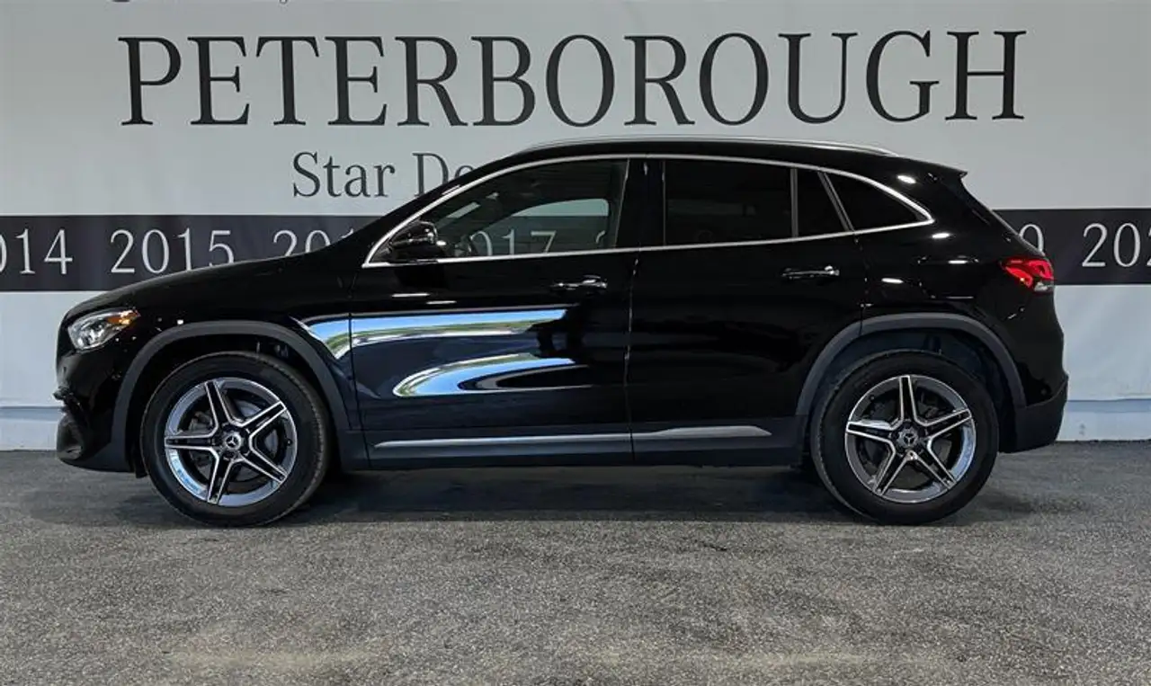 Mercedes-Benz GLA снимка Mercedes-Benz GLA
