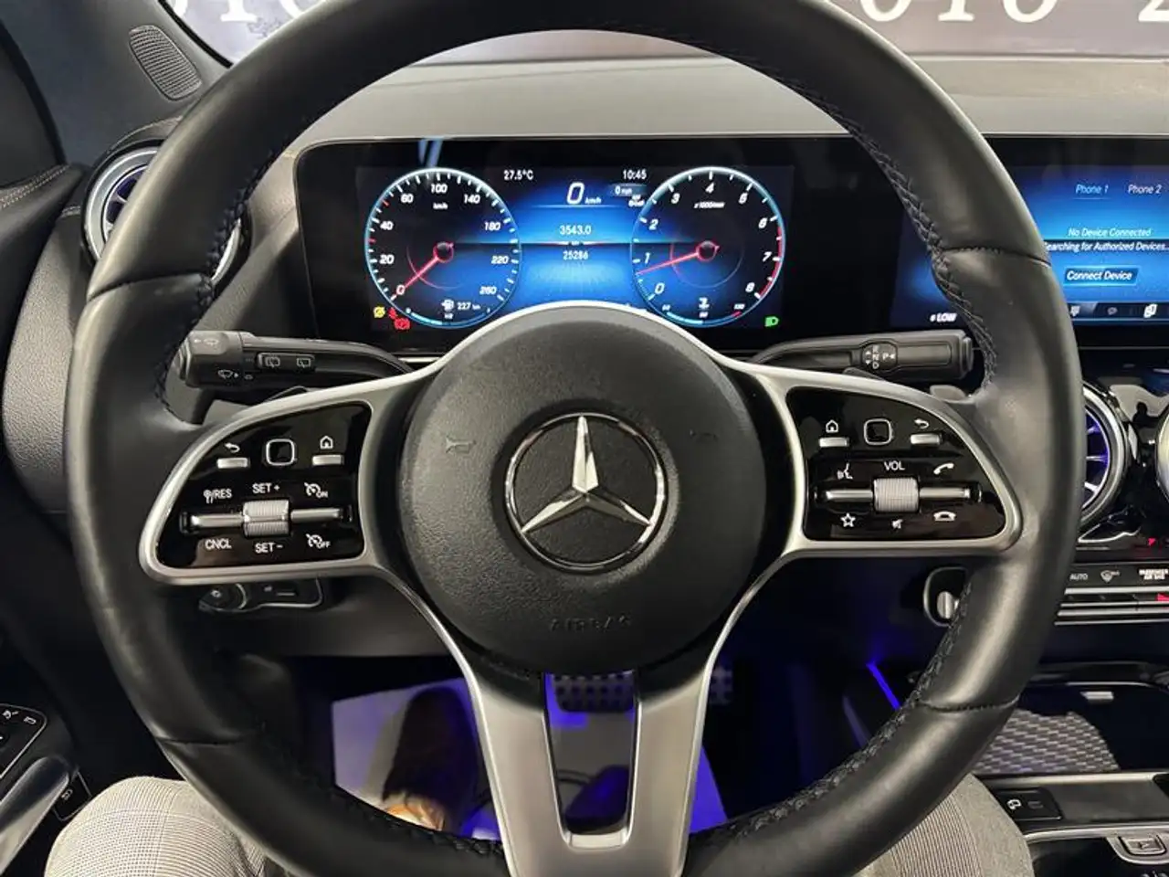 Mercedes-Benz GLA снимка Mercedes-Benz GLA